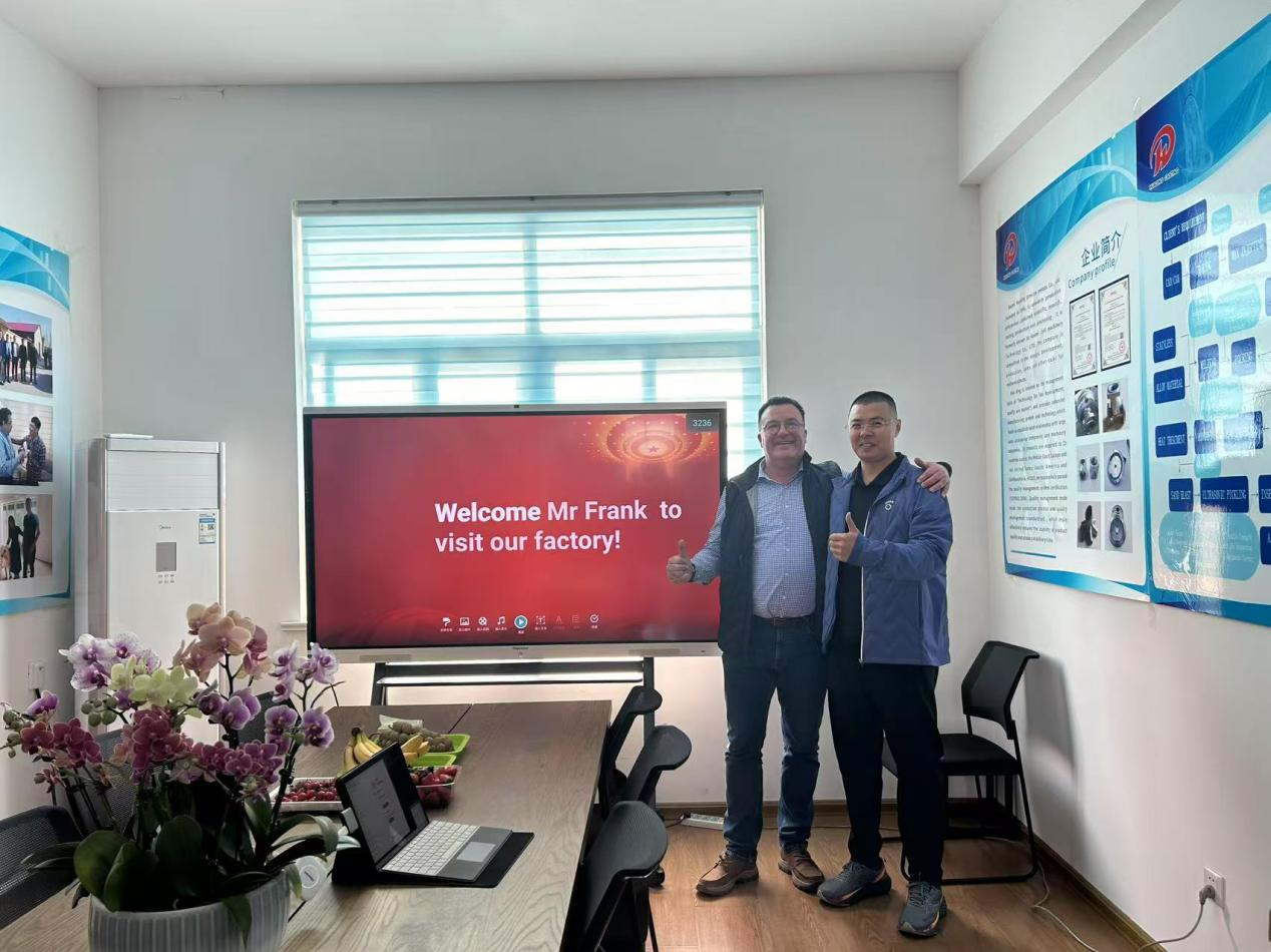 Et Belga Customer visited in officinam bis