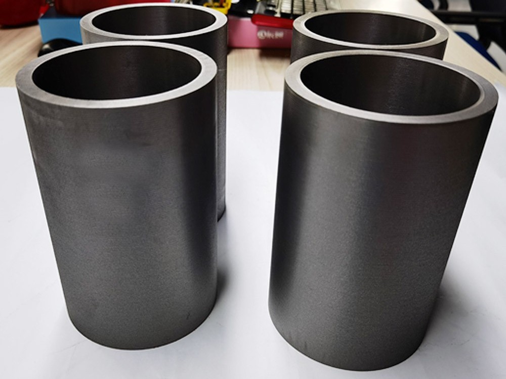 Quid sunt effectus magni vel humilis Pii in mechanica processus faciendis ferreis 200 glaucis fusi?